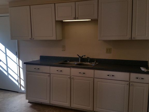 4th image of 3 Vail Pl