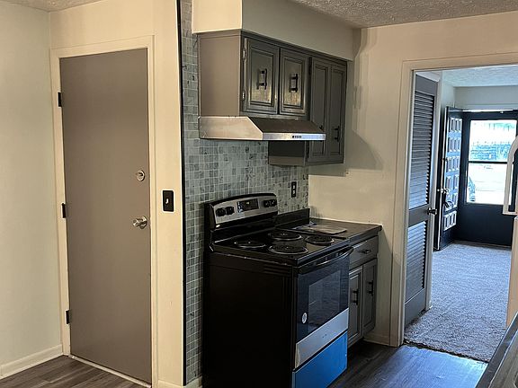 2nd image of 2951-2953 Benchwood Dr #2951