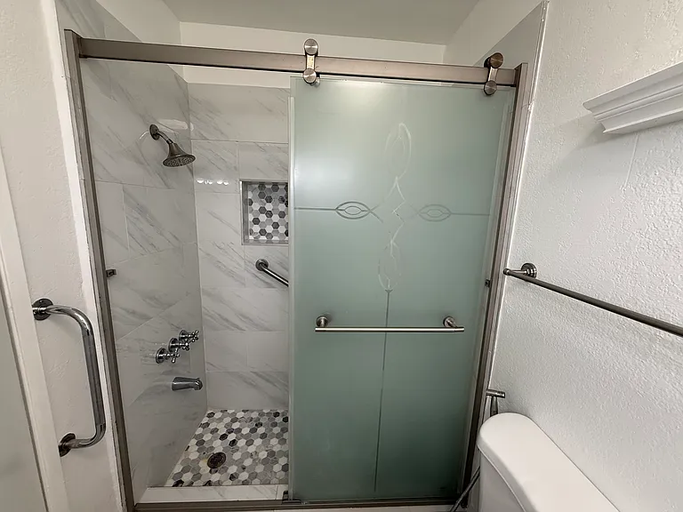 18530 Hatteras St #313 — Photo 11