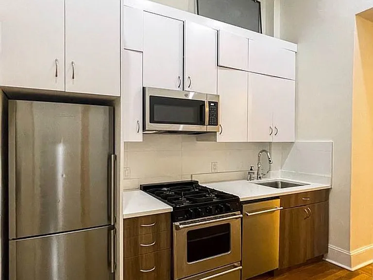 254 Henry St #1B — Photo 5
