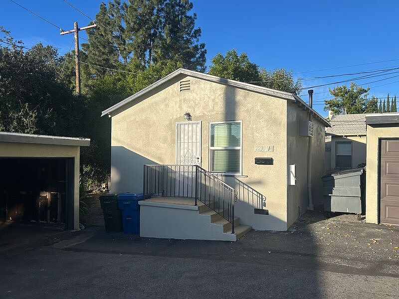 1st image of 2228-2232 1/2 Mira Vista Ave #2230-1/4