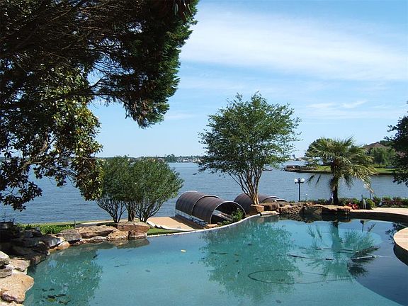 4th image of 107 Lake Estates Dr