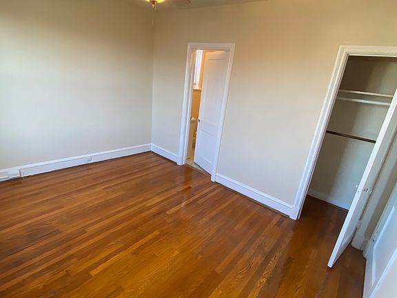 5th image of 3426 W Grace St APT 9
