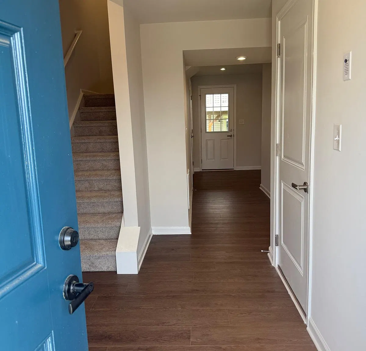 3 bed, 2.5 bath, 1577 sqft, $3,450 — Photo 2