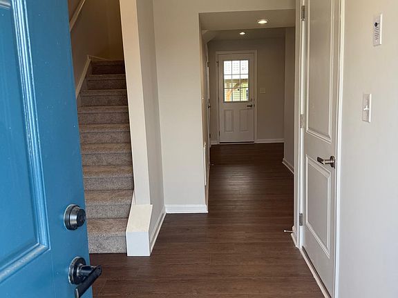 2nd image of 24 Gypsum Rd #24
