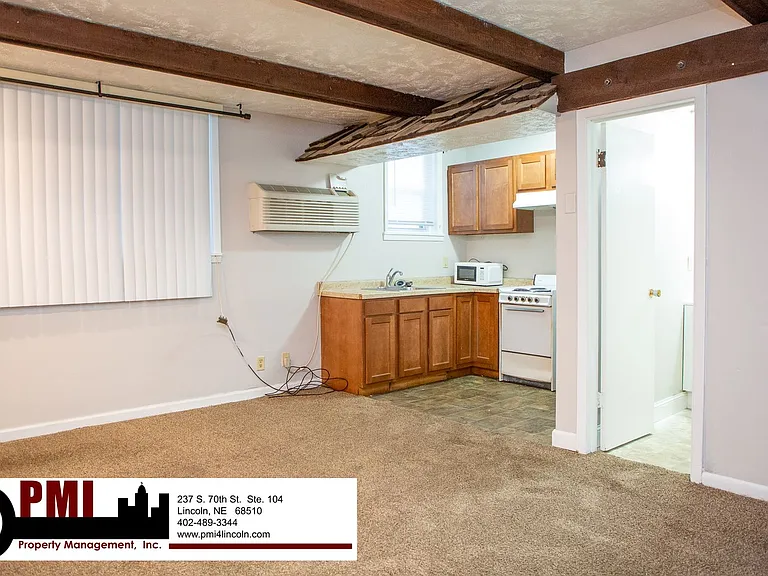 1329 F St — Photo 4