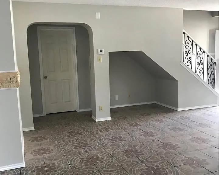 9002 Limestone Hl — Photo 12