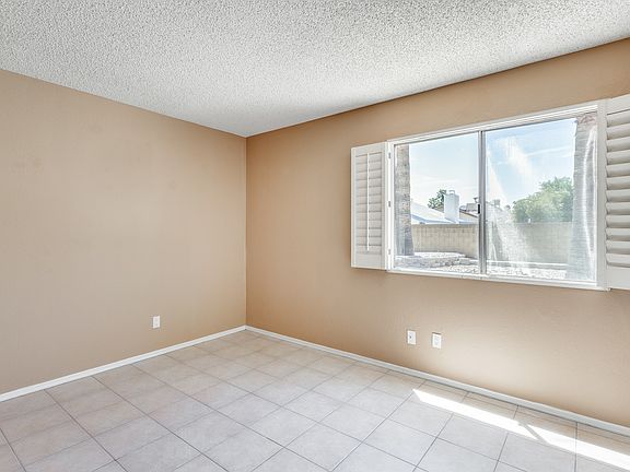 4th image of 4656 W Folley St