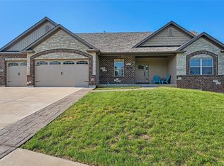 204 Sherwood Oaks Dr, Wentzville, MO 63385