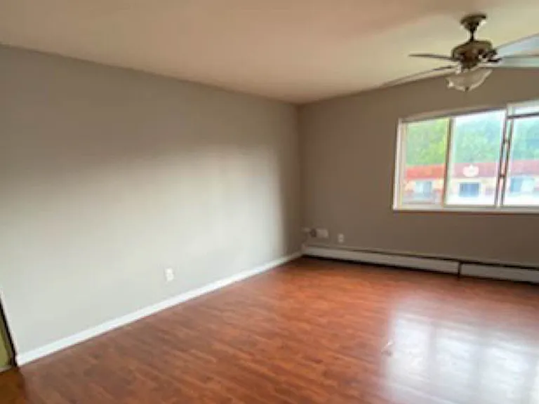 550 Lowell Ave — Photo 37