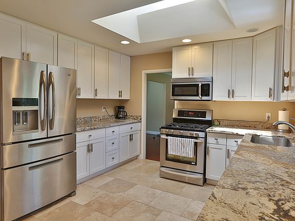 4th image of 3428 Saddle Dr