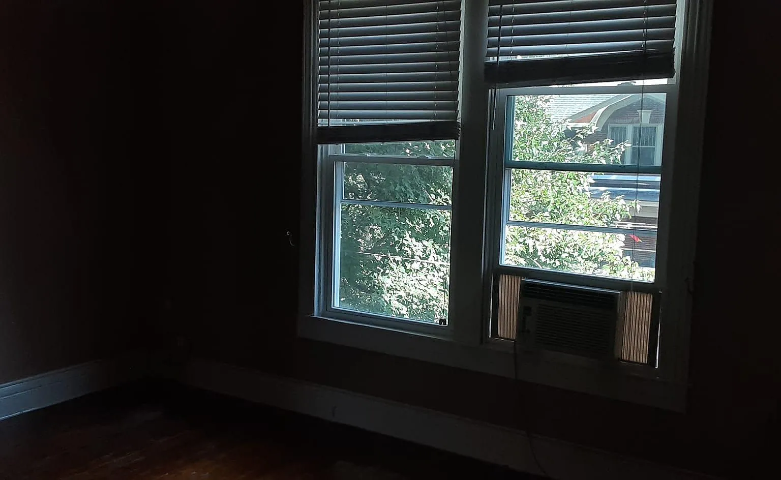 1837 Sherwood Ave — Photo 3