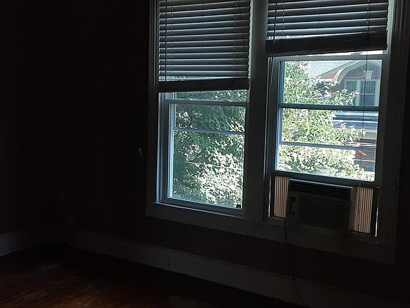 3rd image of 1837 Sherwood Ave