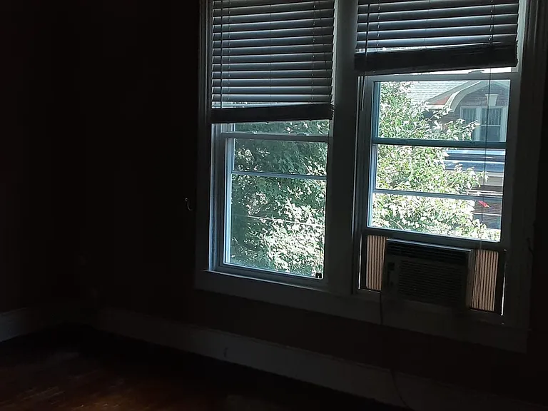 1837 Sherwood Ave — Photo 3