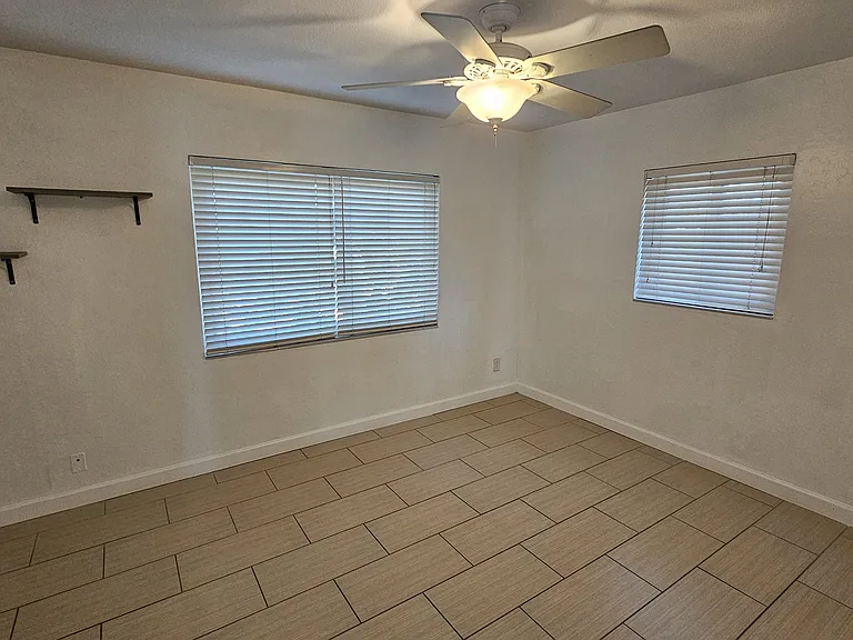 4900 Caesar Way S — Photo 16