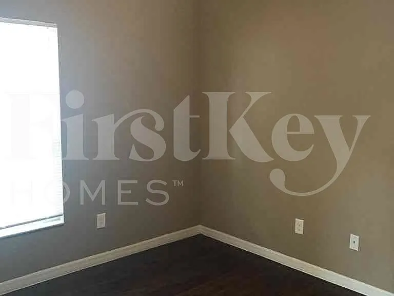 455 Calhoun St — Photo 11