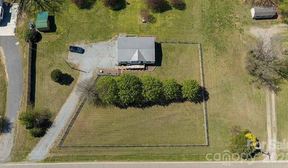 1st image of 889 Tabor Rd