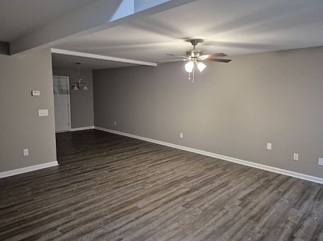 3rd image of 362 Washington Dr #4