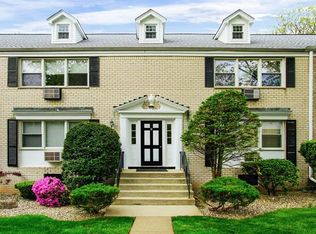 9 Oxford Ct APT 7905, Suffern, NY 10901