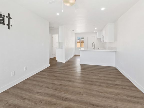 3rd image of 939 27th St #939