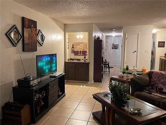5th image of 1517-23 Richmond Dr