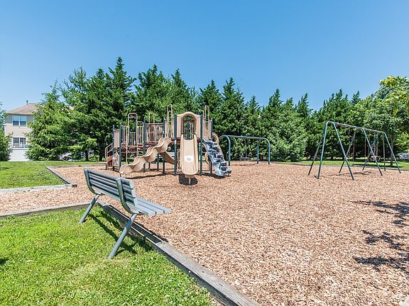 4th image of 1818 Selvin Dr Unit 303
