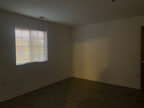 4th image of 1135 W Ogden Ave #206