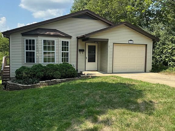 2nd image of 138 Winding Way Dr