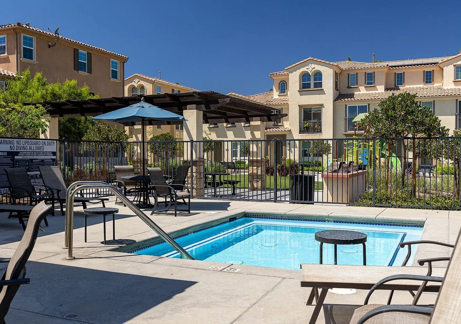3 Bedroom + 3.5 Bathroom Townhome | Teso Robles | Camarillo | Unfurnished — Photo 4