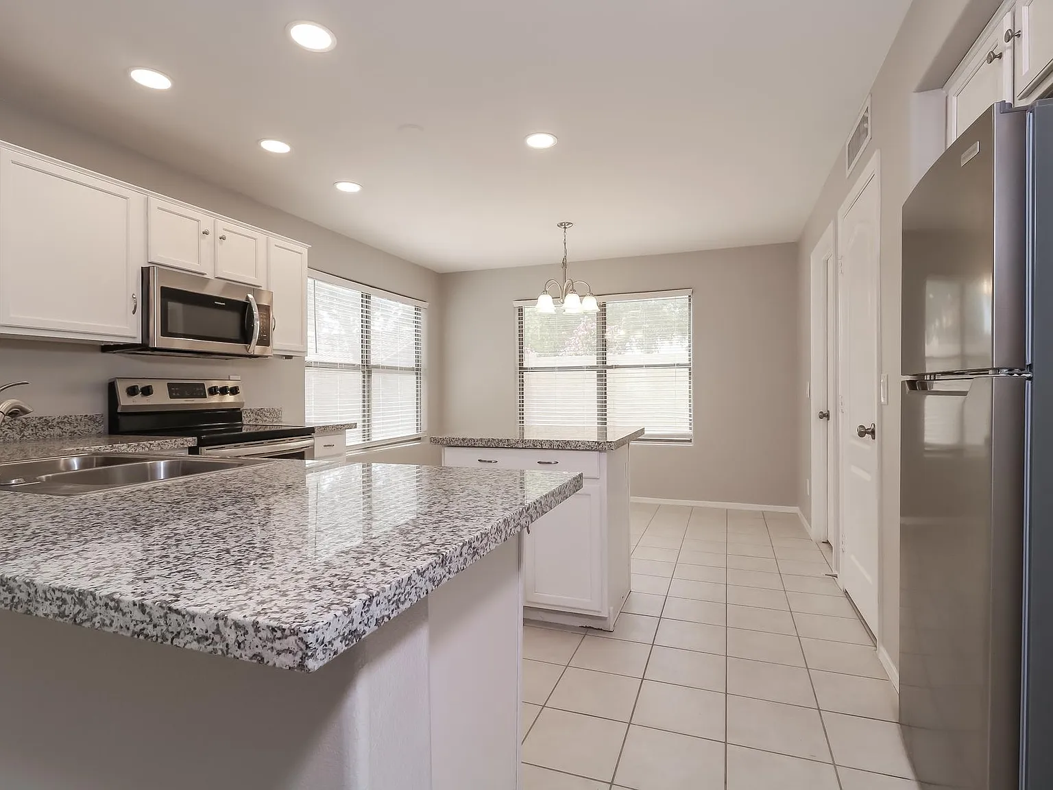 12825 W Roanoke Ave — Photo 2