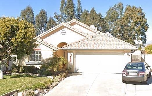 1st image of 2560 La Paz Ave