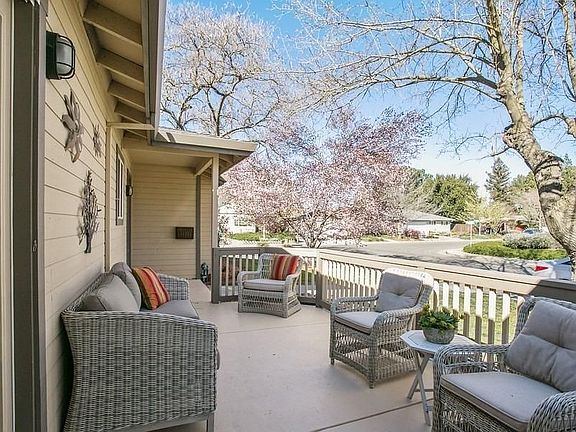 2nd image of 949 Ponderosa Pl