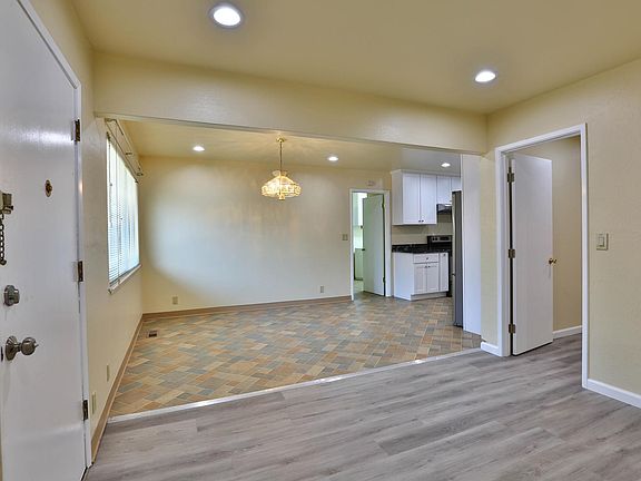2nd image of 805 E Main Ave #A