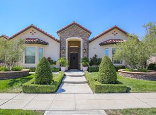 11369 N Balmoral Way, Fresno, CA