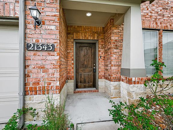 2nd image of 21343 Cypress Live Oak Dr