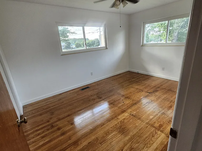 2322 Oakland Dr NW — Photo 14