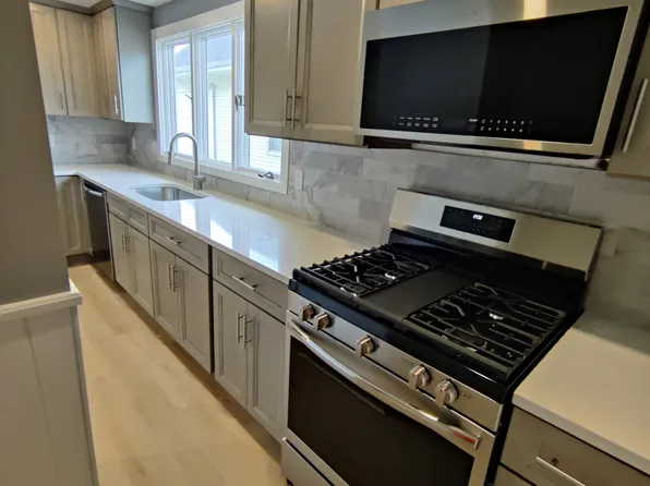 35 Pinkham Rd, Medford, MA 02155