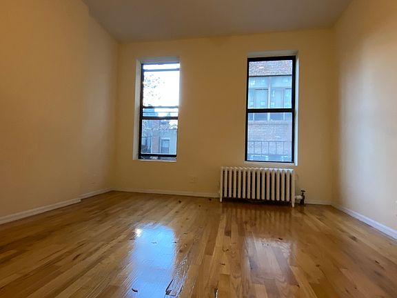 5th image of 367 W 35th St