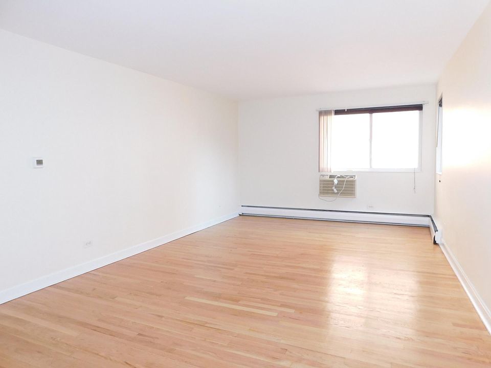 1st image of 924 Hinman Ave APT 2D