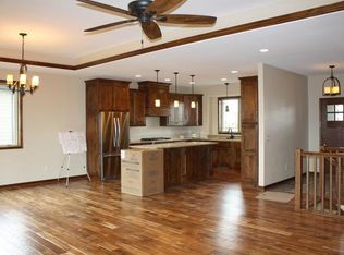 4913 Granite Dr, Bismarck, ND 58503