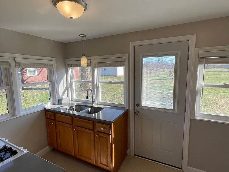 2421 E Thompson Rd — Photo 6