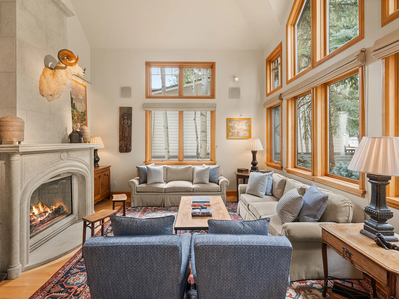 5 bed, 5.5 bath, 4259 sqft, $85,000 — Photo 2