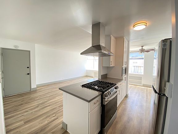 4th image of 5325 E Ocean Blvd APT 6-OCEAN532