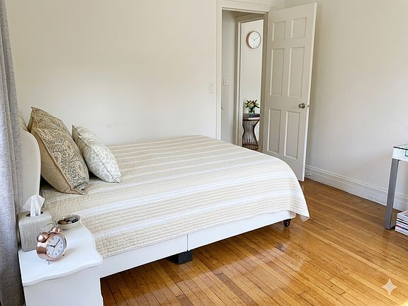 3rd image of 201 E 35th St APT 6C