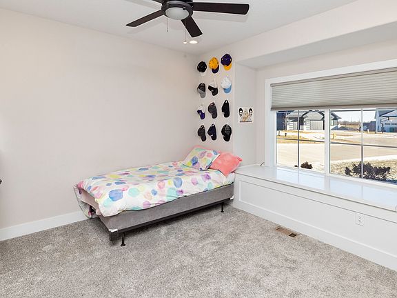 4th image of 2314 Autumn Blaze Dr