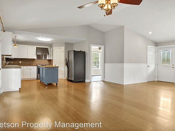 4th image of 1409 Kamar Dr