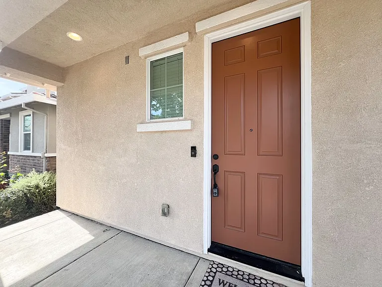 8428 Amber Valley Ln — Photo 2