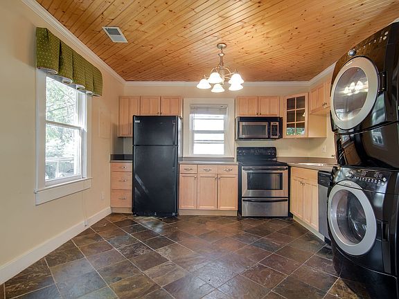 2nd image of 456 Bowling Ave