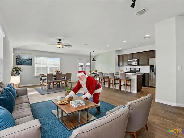 124 Harlan Dr, Hutto, TX 78634