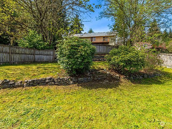 3rd image of 4065 SE Conifer Park Drive